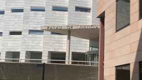 Fachada de la Audiencia de Lleida, donde será juzgado el 19 y 20 de mayo el presunto autor de abuso sexual de su sobrina / EUROPA PRESS