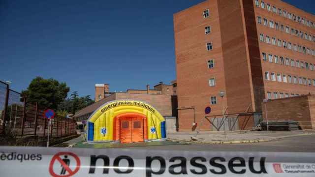 Hospital de campaña junto al Hospital Universitario Arnau de Vilanova de Lleida / EP