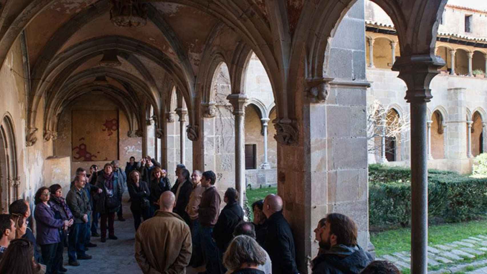 Turistas visitando el Monasterio de San Jerónimo de la Murtra / MUSEU BADALONA