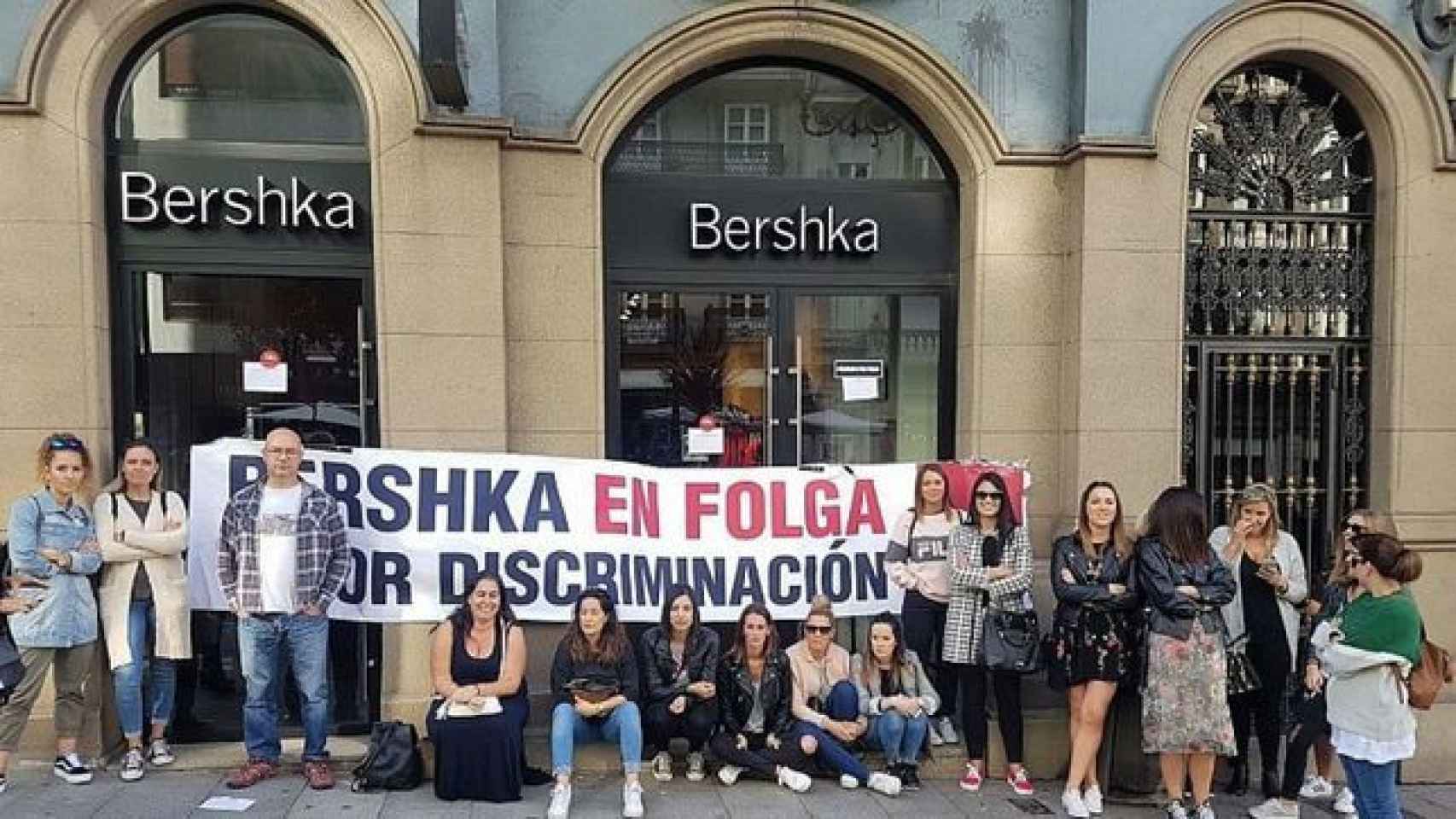 Empleados de Bershka en Pontevedra, en huelga