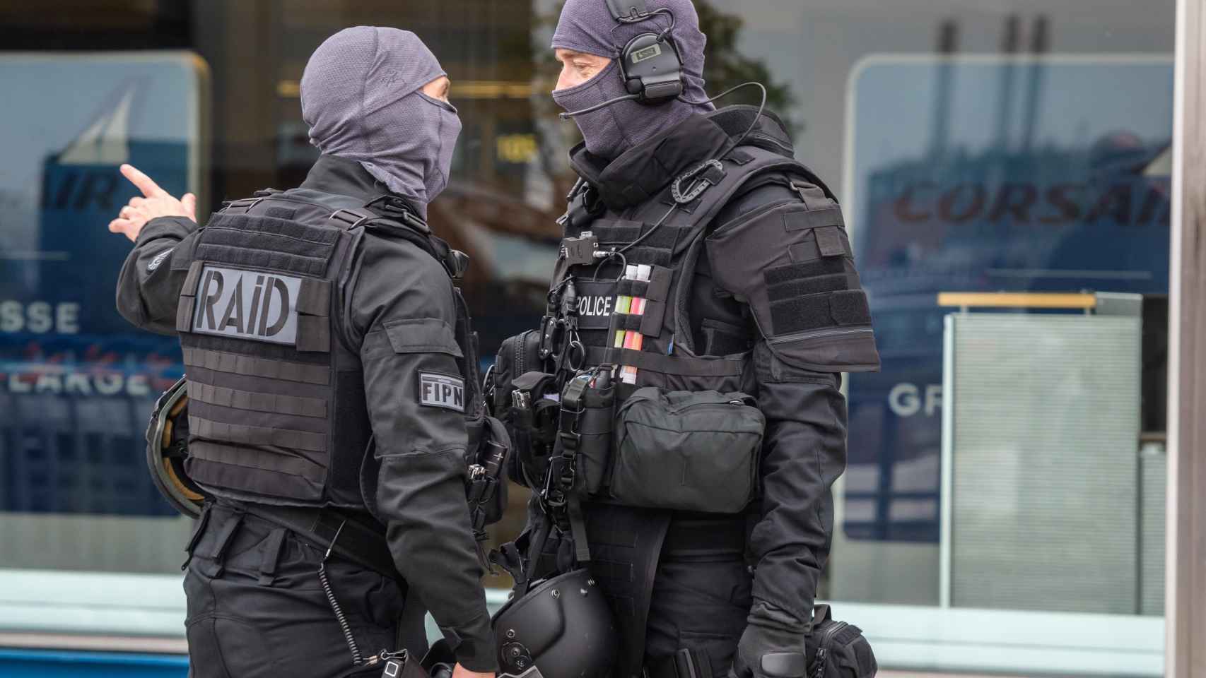 Dos policías en el aeropuerto de París-Orly / EFE