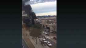 Captura del Periscope que retransmite el incendio en el 'wok' de Cornellà (Barcelona).
