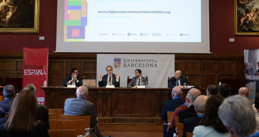 Conferencia en la Universidad de Barcelona / EP