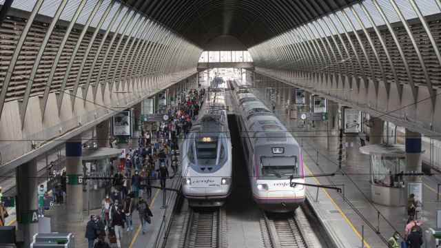 Estación de Sevilla-Santa Justa, uno de los destinos de la línea de alta velocidad de Adif que no está conectada con el sistema europeo de señalización y mantiene el LZB de 1992 / MARÍA JOSÉ LÓPEZ - EUROPA PRESS