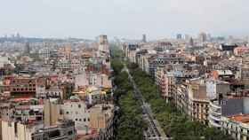 Los taxistas se enrocan y mantienen la Gran Vía de Barcelona colapsada