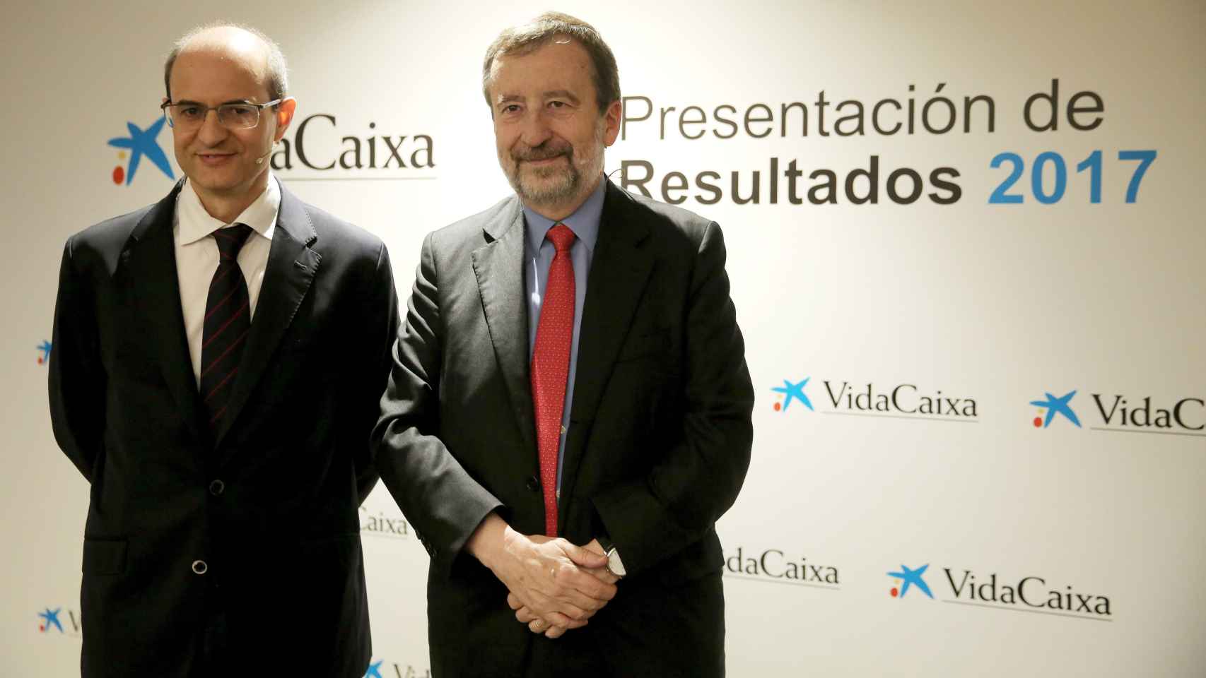 Javier Valle, director general de Vidacaixa, y Tomás Muniesa, consejero delegado