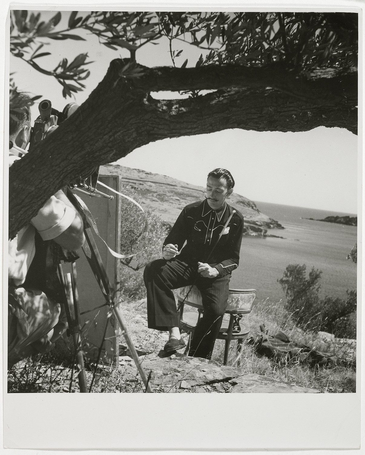 El artista pintando en el olivar, 1948 / FOTOGRAFÍA BATLLES COMPTE