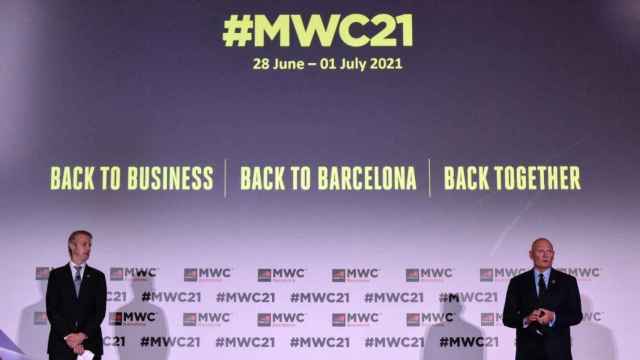 Mats Granryd (i) y John Hoffman (d) presentan el Mobile World Congress 2021 / EP