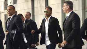 Neymar y su padre en un juicio a petición de la Fiscalía / EFE