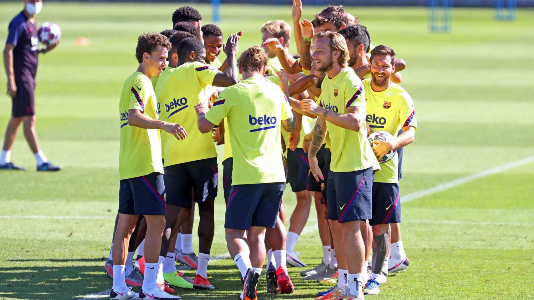 Los jugadores del Barça divirtiéndose durante un entrenamiento / FC Barcelona