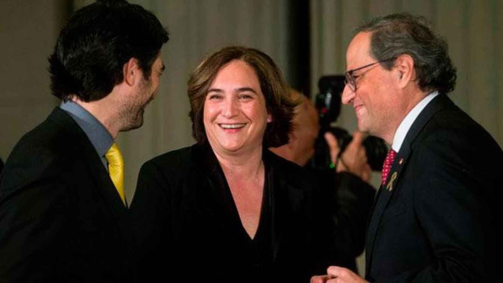 Los políticos Quim Torra, Ada Colau y Jordi Puigneró en la cena de gala del MWC / EFE