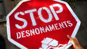 Cartel de 'Stop Desnonaments' en una manifestación de la PAH BArcelona / PAH