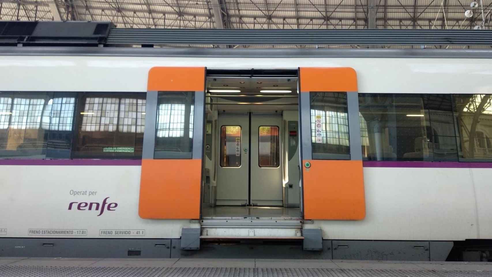 Un tren de Rodalies de Cataluña / RENFE
