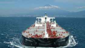 Uno de los buques que las empresas españolas usan para importar petróleo / EFE