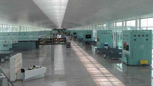Interior del aeropuerto de El Prat / WikimediaImages EN PIXABAY