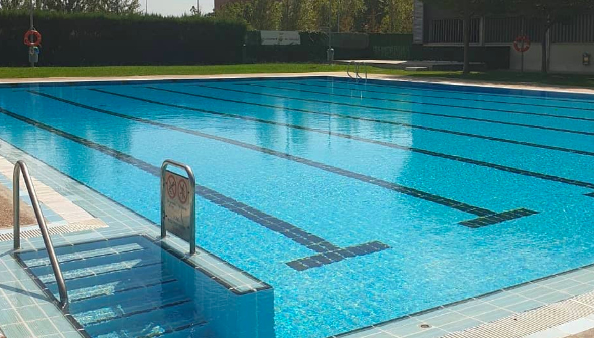 La piscina de Campoamor, en Sabadell, una de las que ya está abiertas pese al coronavirus / INSTAGRAM