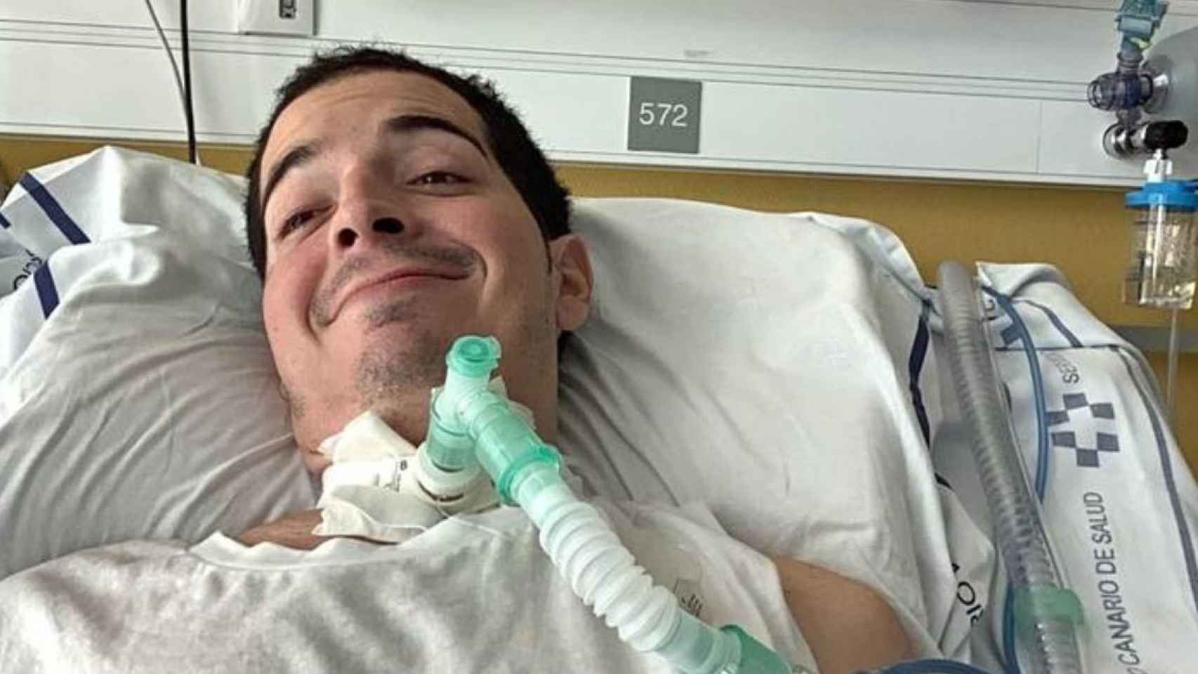 Miguel Planas, un joven con tetraplejia en el Hospital Insular de Gran Canaria / REDES