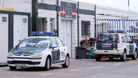 Dos vehículos de la Guardia Civil en la investigación de las niñas desaparecidas en Tenerife / EP
