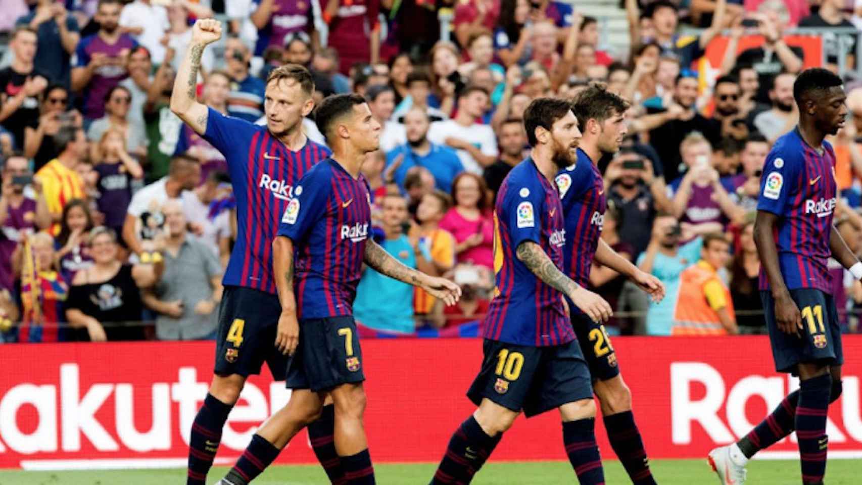 Los jugadores del Barça celebran un gol frente al Huesca / EFE