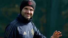Juan Mata en un entrenamiento con el Manchester United / EFE
