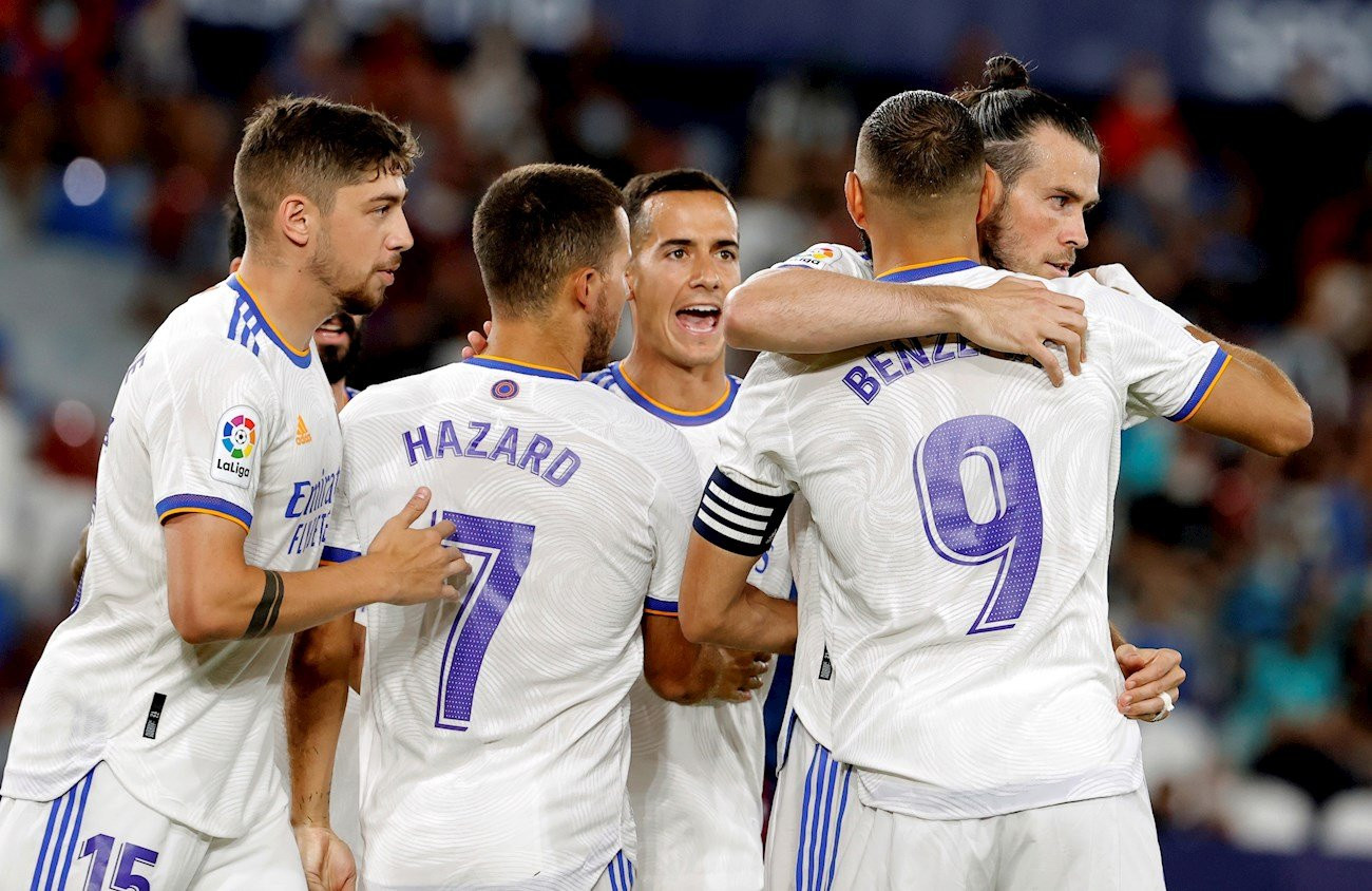 El Real Madrid celebra el gol de Gareth Bale ante el Levante / EFE