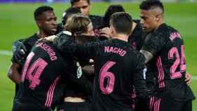 Los jugadores del Real Madrid, celebrando un gol contra el Valladolid | EFE