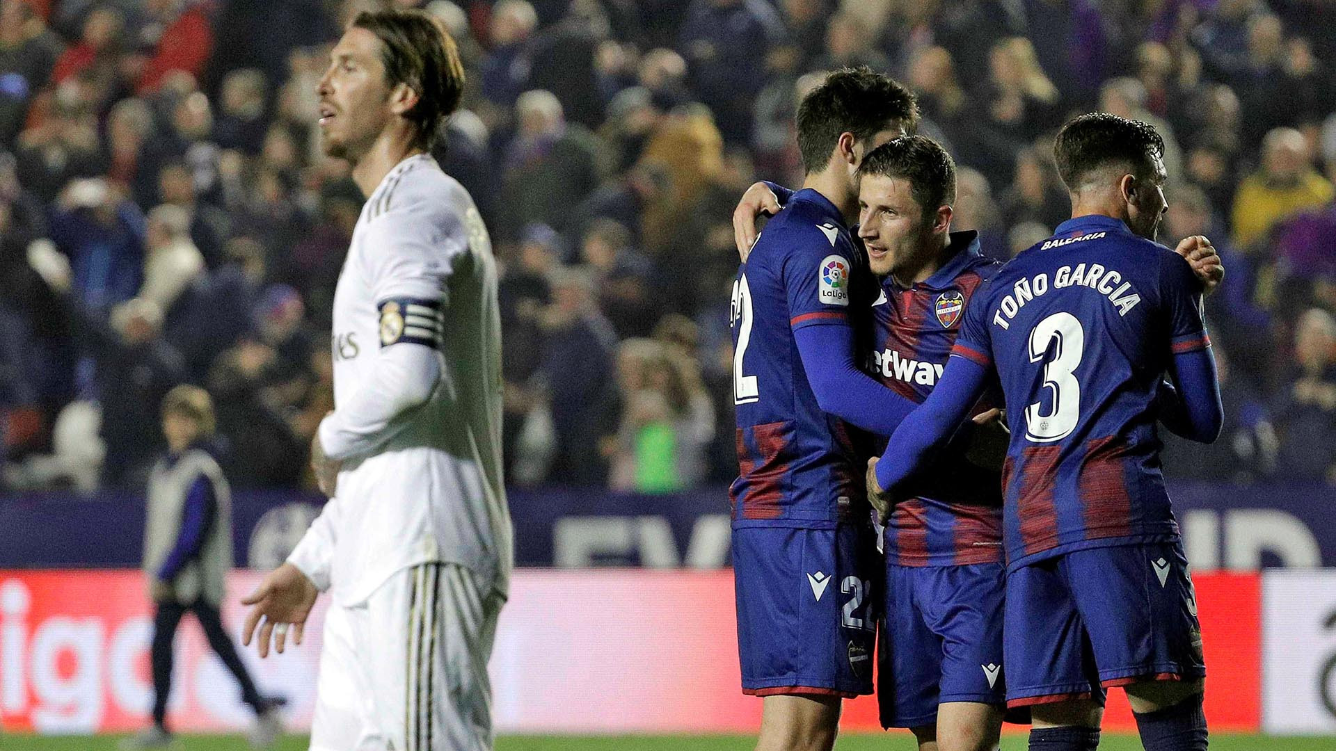Sergio Ramos contra el Levante la pasada temporada / EFE