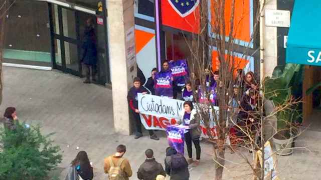 Manifestación feminista de Arran ante la sede de Ciudadanos / CG