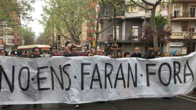 Vecinos del barrio barcelonés de Sant Antoni marchan contra la saturación turística de la zona / EP