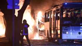 La deflagración, que ha causado 27 víctimas mortales, se ha producido en el centro de Ankara.