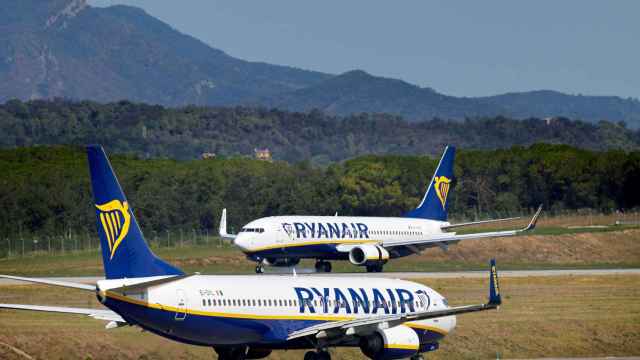 Aviones de Ryanair en el aeropuerto de Girona / EFE