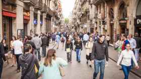 La calle Ferran de Barcelona, con numerosos comercios / EFE