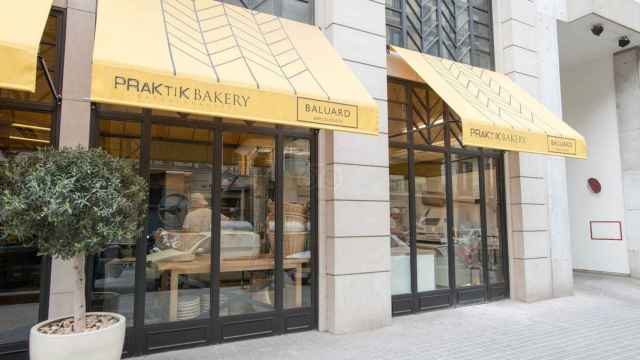 La panadería y entrada al Hotel Bakery en calle Provença de Barcelona