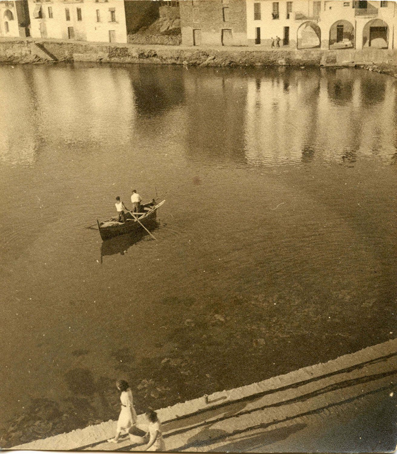 Vista desde la terraza de Can Xirau, Cadaqués. 1932-1936. Archivo Mey Rahola / HEREDEROS DE MEY RAHOLA