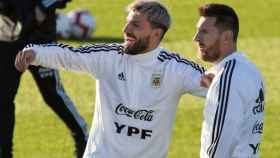 Agüero con Messi en un entrenamiento de Argentina / Redes