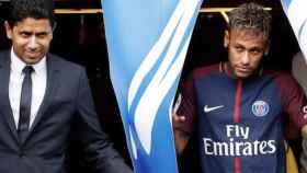 Una foto de Neymar Jr. y Nasser Al-Khelaïfi durante su presentación con el PSG / Twitter