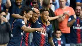 Neymar, Mbappé y Cavani celebran un gol con el PSG / EFE