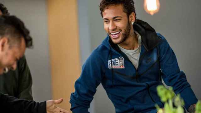 ¿Neymar se está volviendo a reír del Barça? / Red Bull