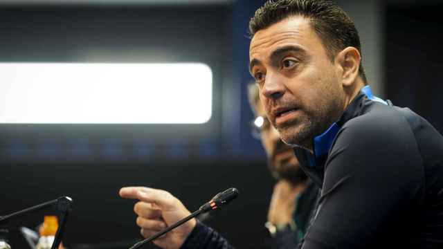 Xavi Hernández, tenso en rueda de prensa / EFE