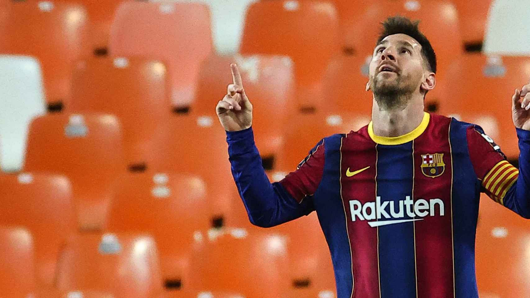 Messi celebra uno de sus goles contra el Valencia / EFE