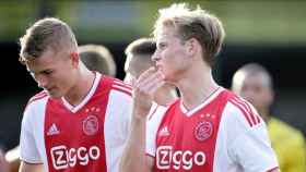 De Jong y De Ligt en una celebración con el Ajax / EFE