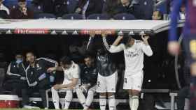 Una foto de los jugadores del Real Madrid en el banquillo del Santiago Bernabéu durante el clásico copero / Twitter