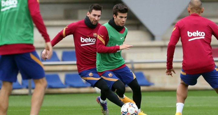Messi, junto a Riqui Puig en un entrenamiento | FCB