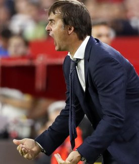 Julen Lopetegui exige más a sus jugadores durante el Sevilla -  Real Madrid / EFE
