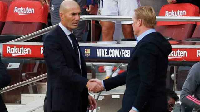 Zidane saluda a Koeman en el Clásico | EFE