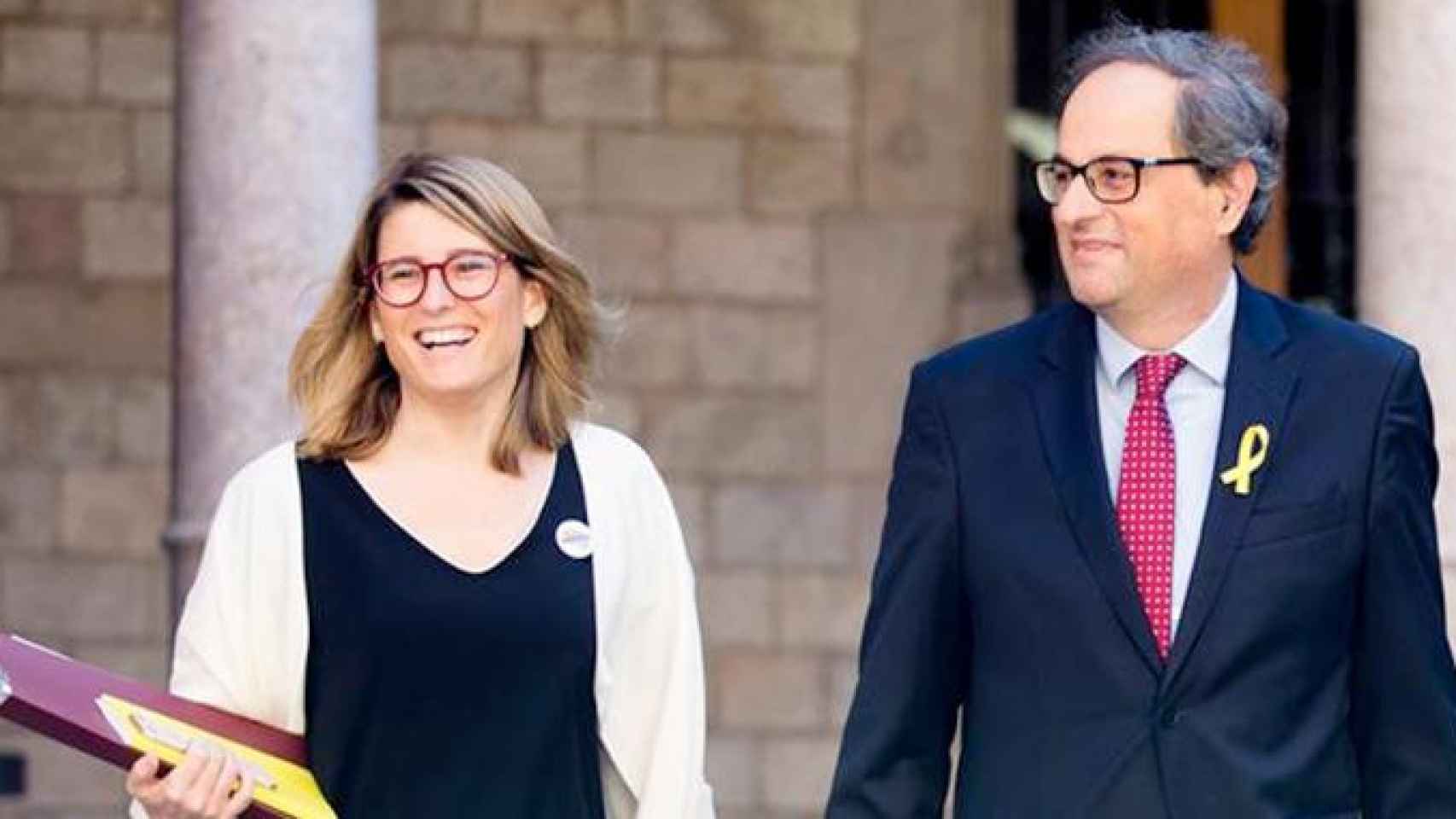 El presidente de la Generalitat, Quim Torra (d), y la 'consellera' de la Presidencia y portavoz del Govern, Elsa Artadi (i) / EFE