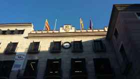 La fachada del Ayuntamiento de Girona para el aperitivo/ TWITTER