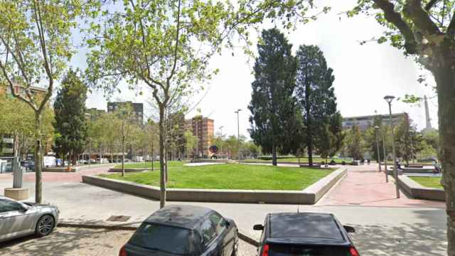 Plaza Roja de Badalona (Barcelona) vista desde la calle Jerez de la Frontera / GOOGLE STREET VIEW