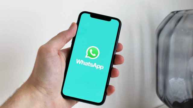 WhatsApp en un móvil / PEXELS