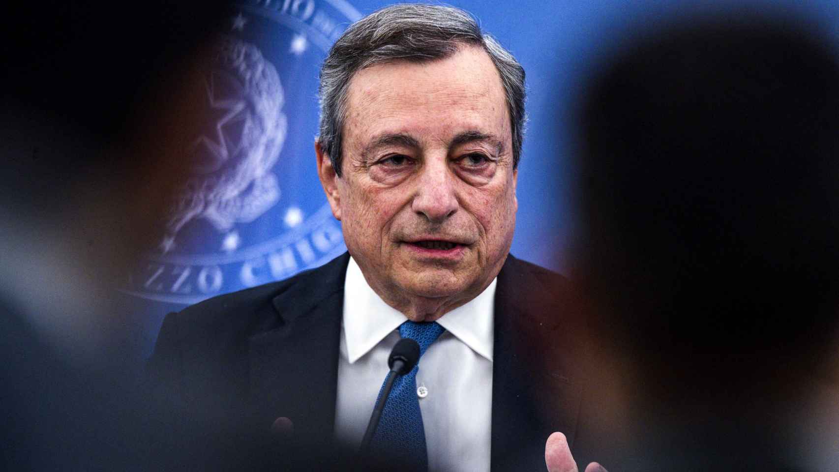 El primer ministro italiano Mario Draghi asiste a una rueda de prensa / EFE
